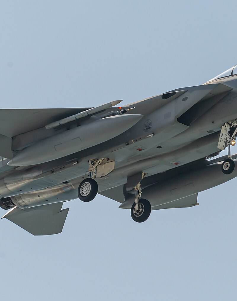  - Twin-engine aircraft
