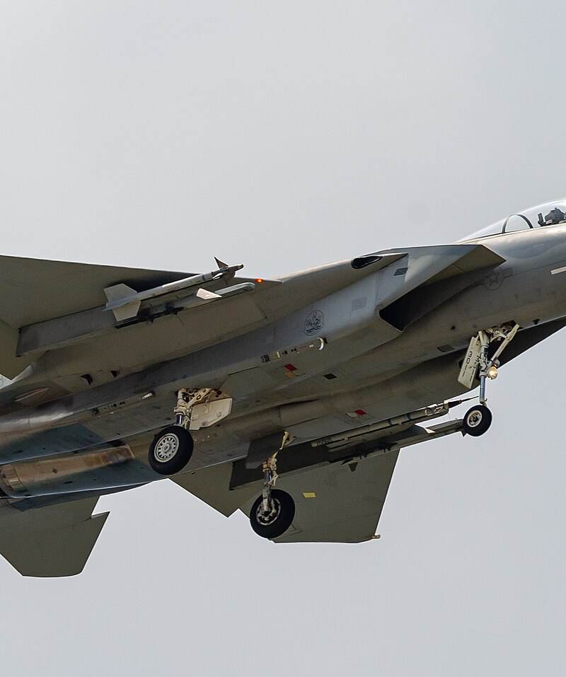  - Twin-engine aircraft