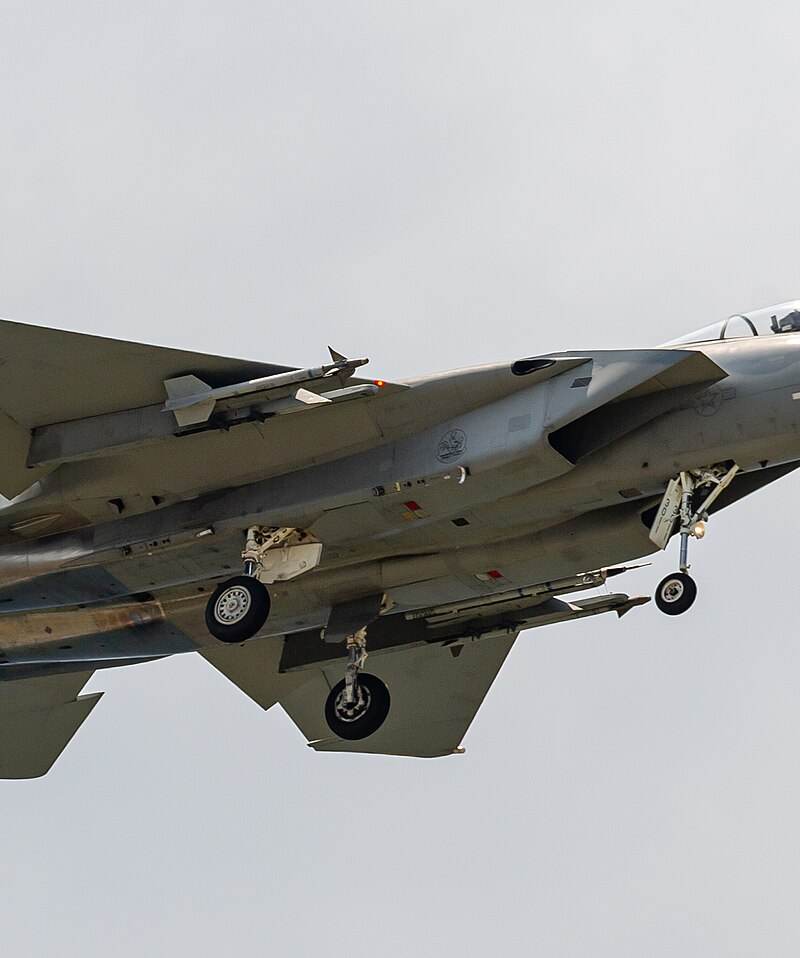  - Twin-engine aircraft