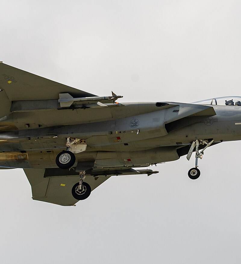  - Twin-engine aircraft