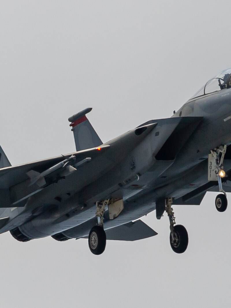  - Twin-engine aircraft