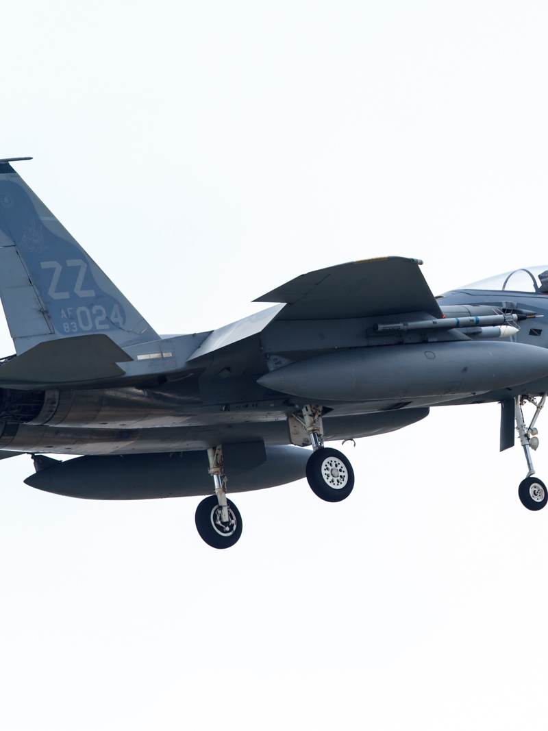  - Twin-engine aircraft