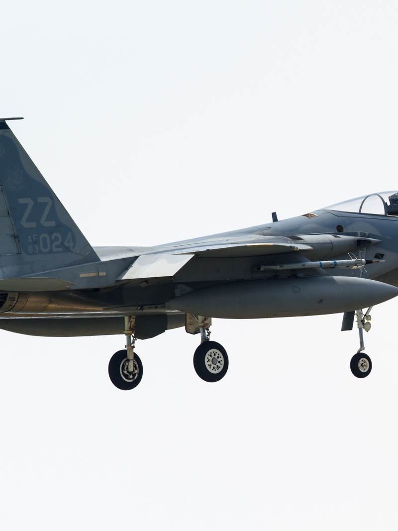  - Twin-engine aircraft