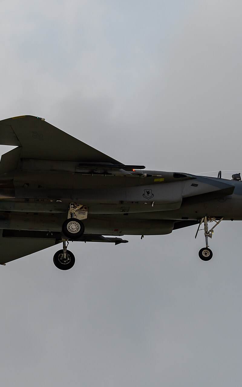  - Twin-engine aircraft