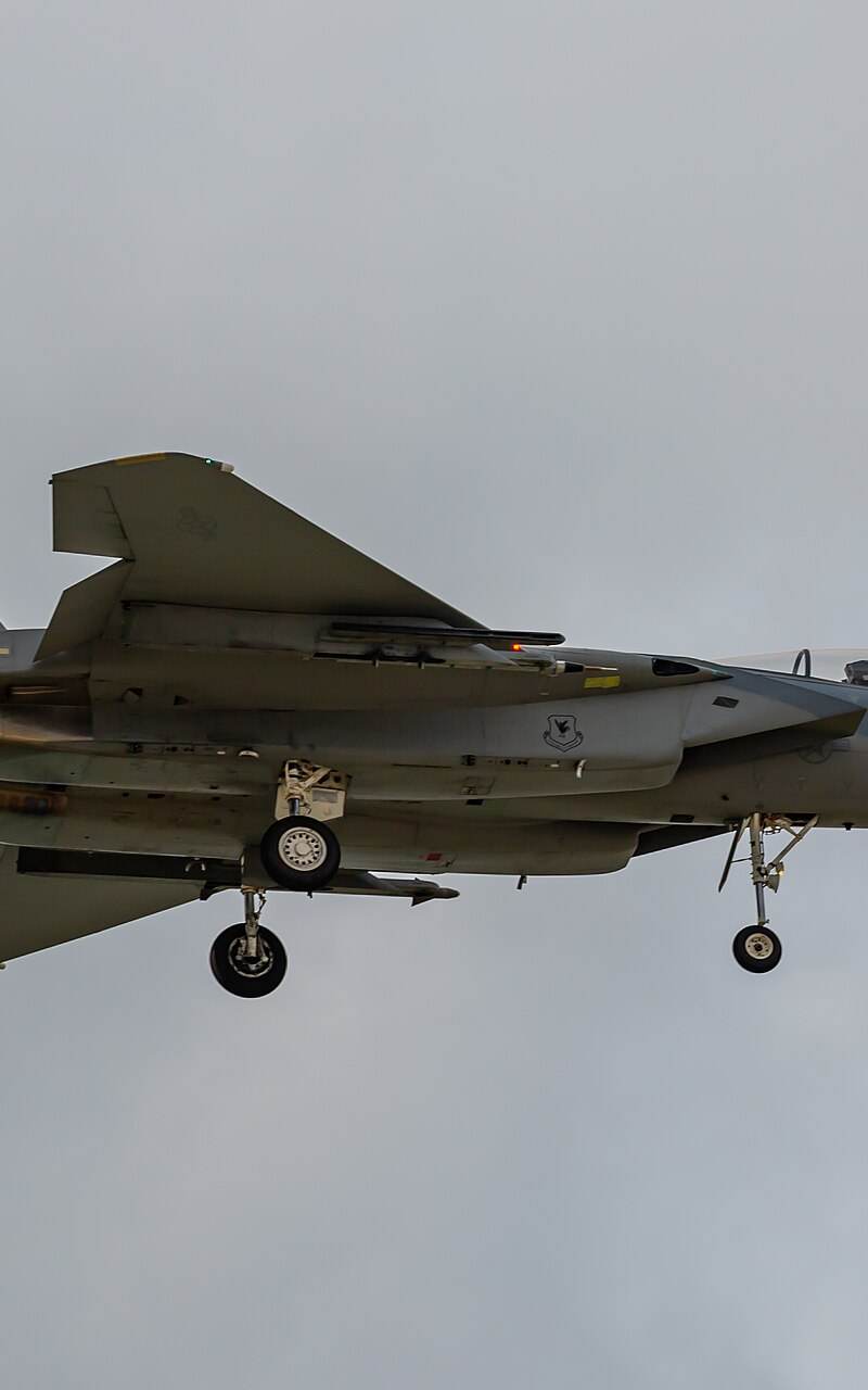  - Twin-engine aircraft