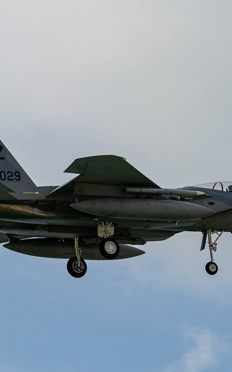 - Twin-engine aircraft
