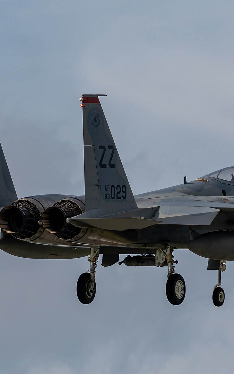  - Twin-engine aircraft