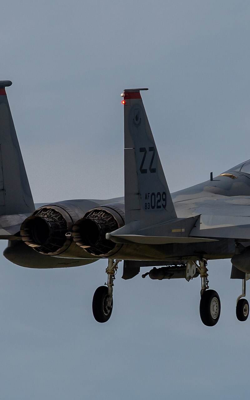  - Twin-engine aircraft
