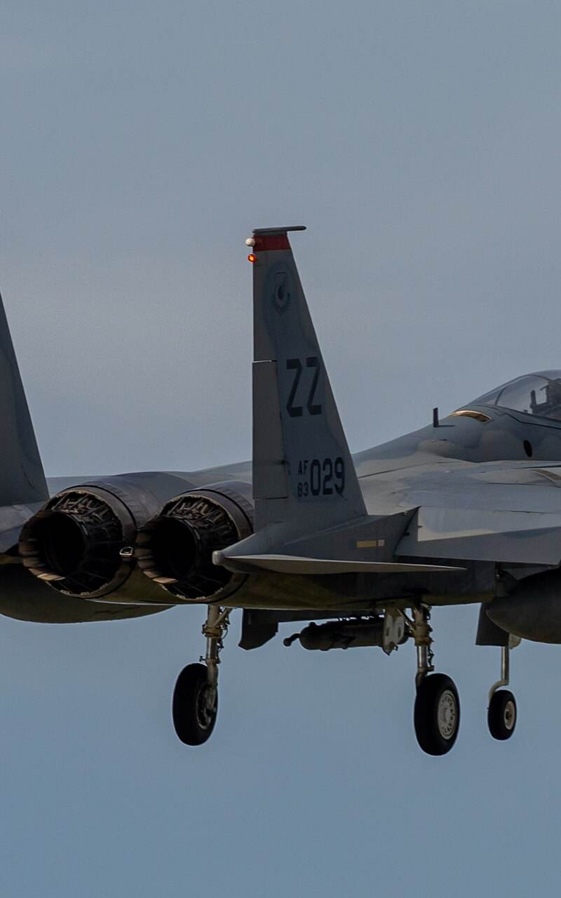  - Twin-engine aircraft