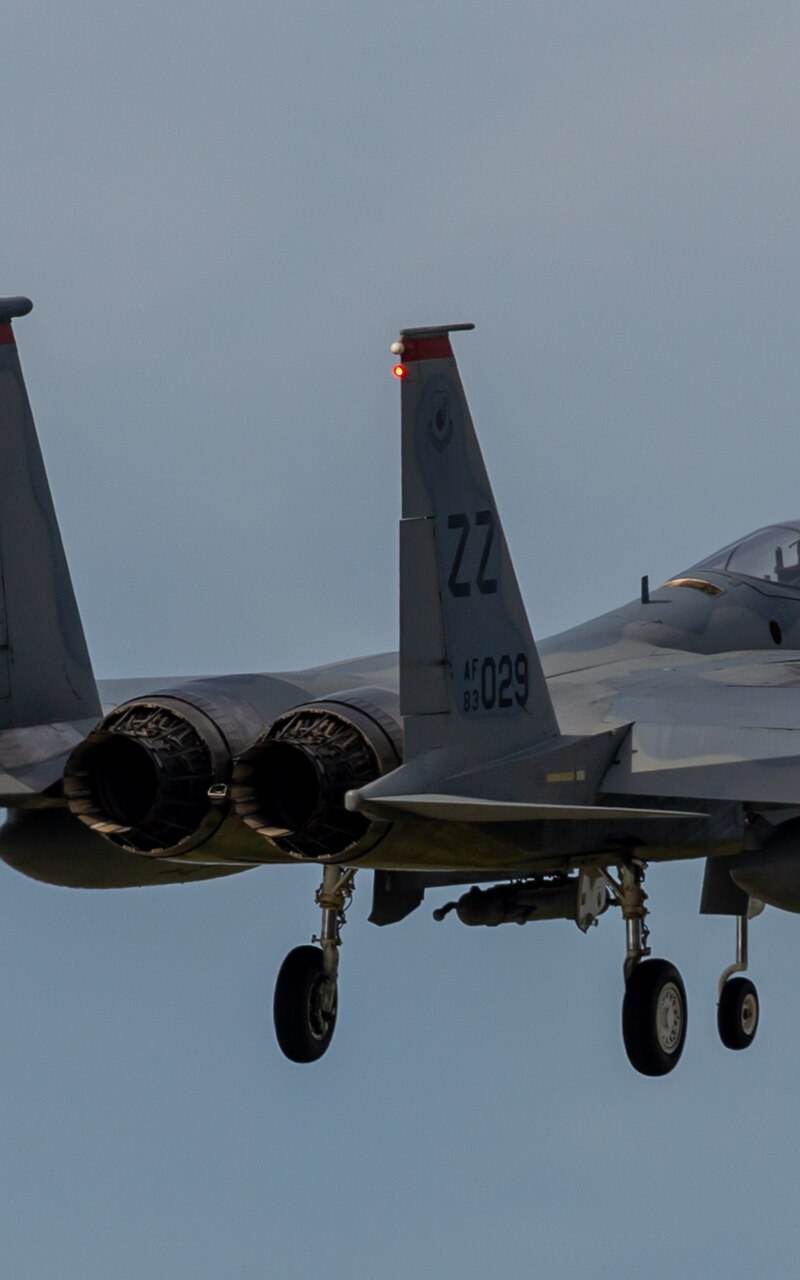  - Twin-engine aircraft