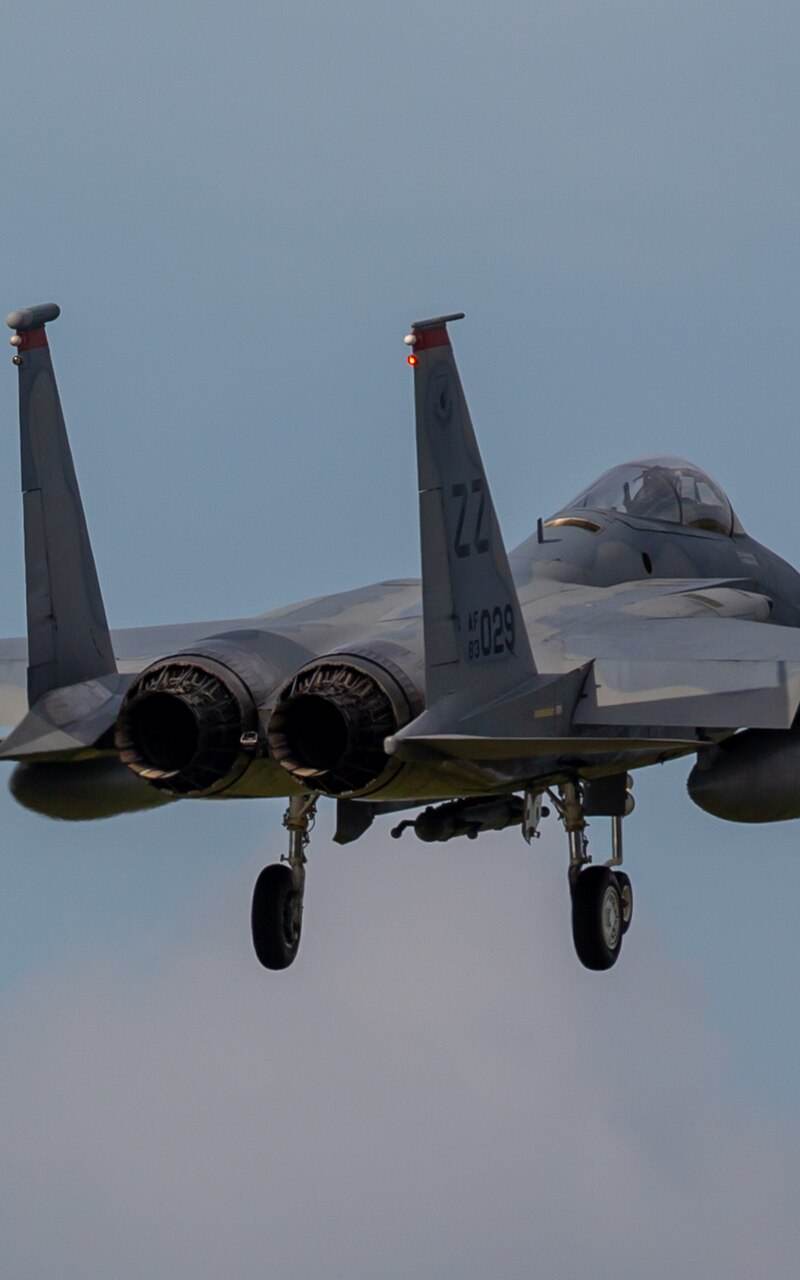  - Twin-engine aircraft