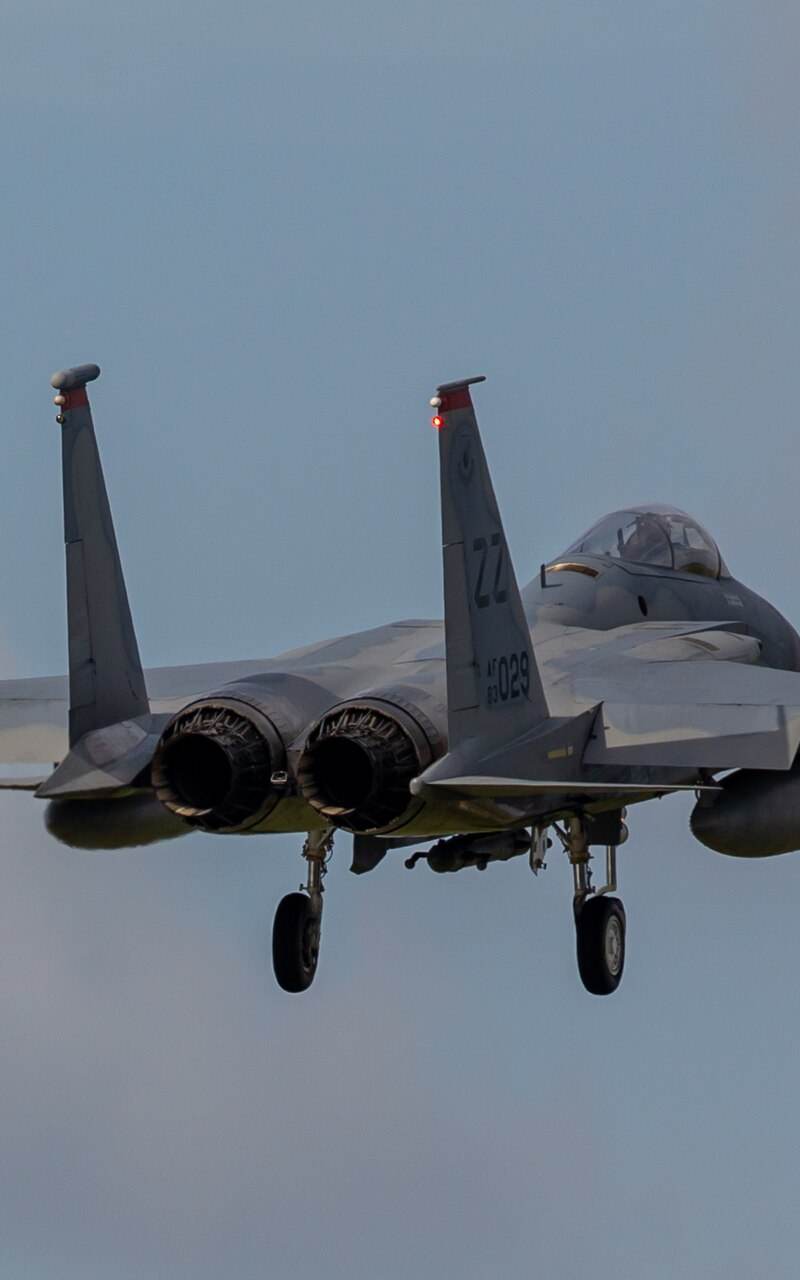  - Twin-engine aircraft