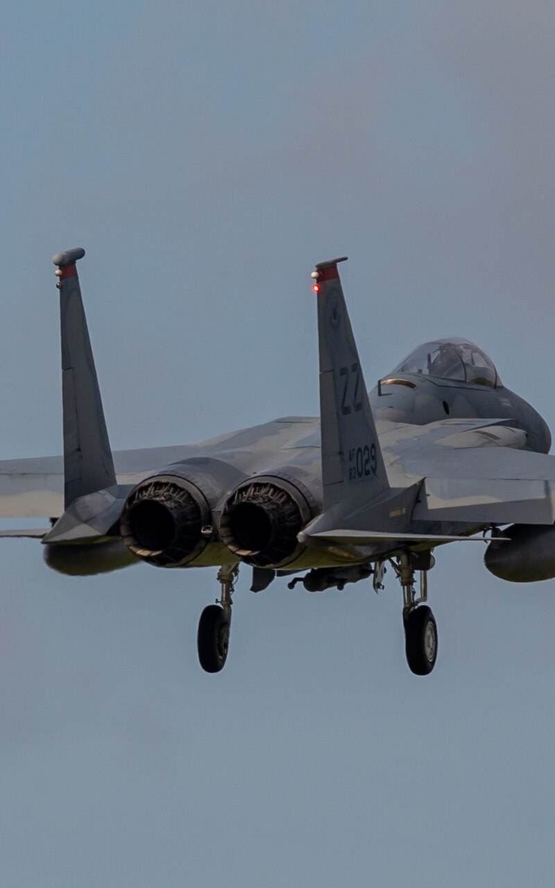  - Twin-engine aircraft