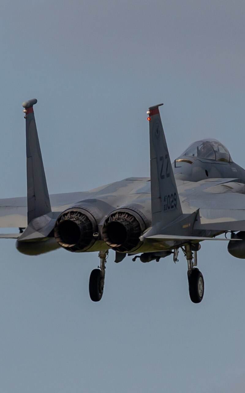  - Twin-engine aircraft