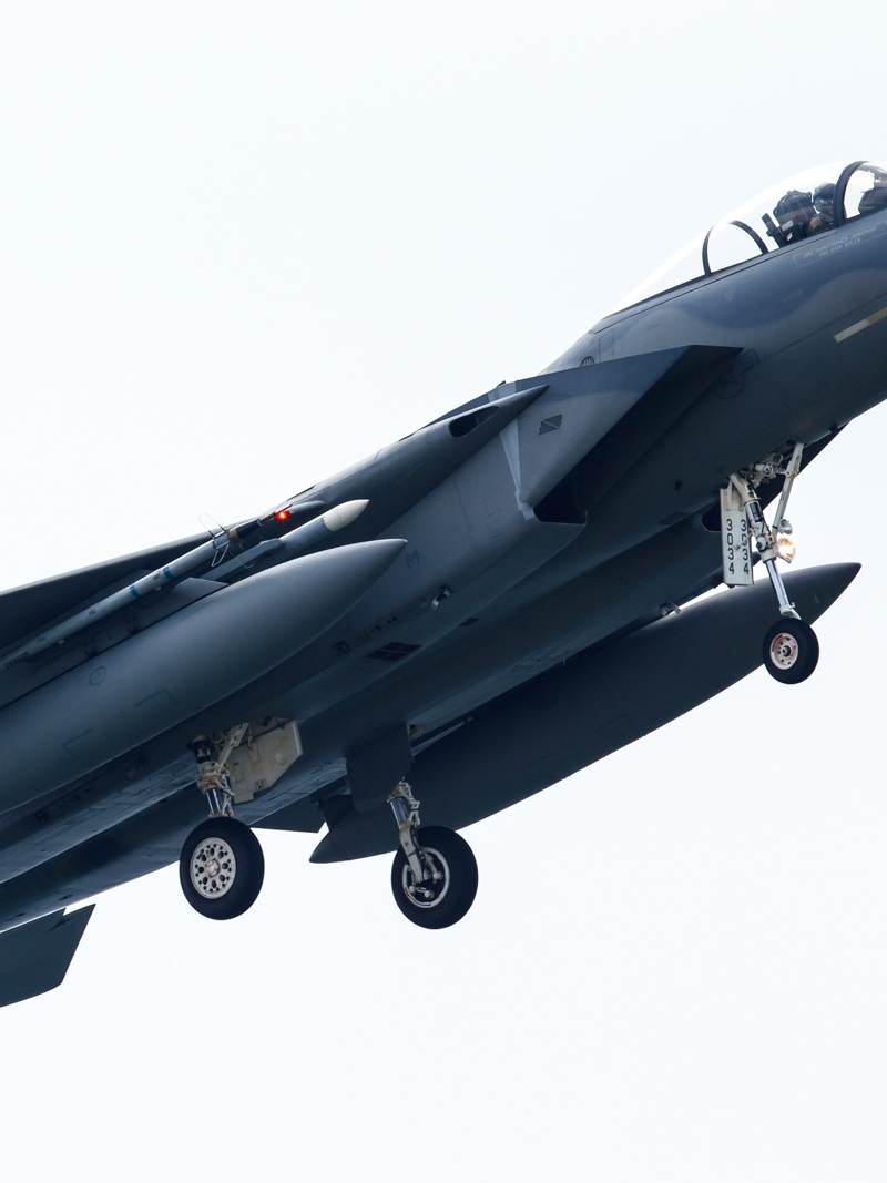  - Twin-engine aircraft