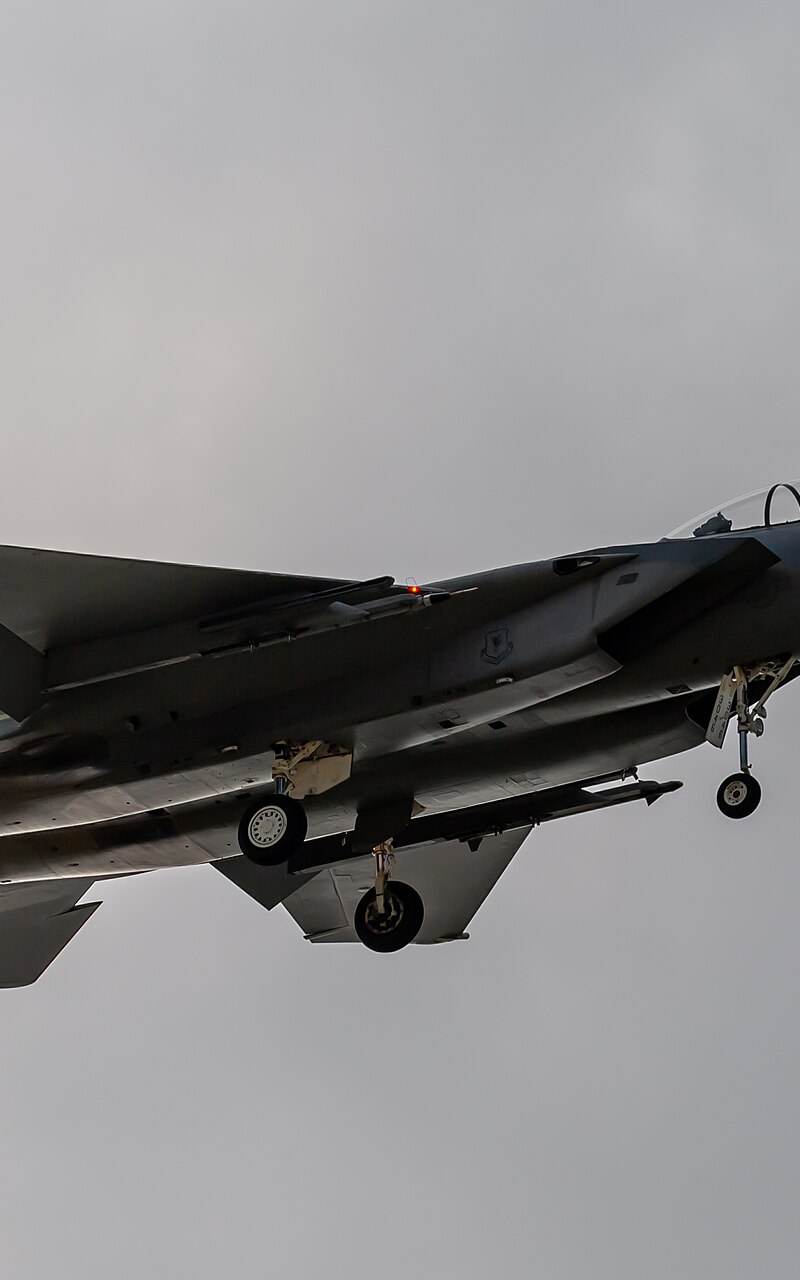  - Twin-engine aircraft