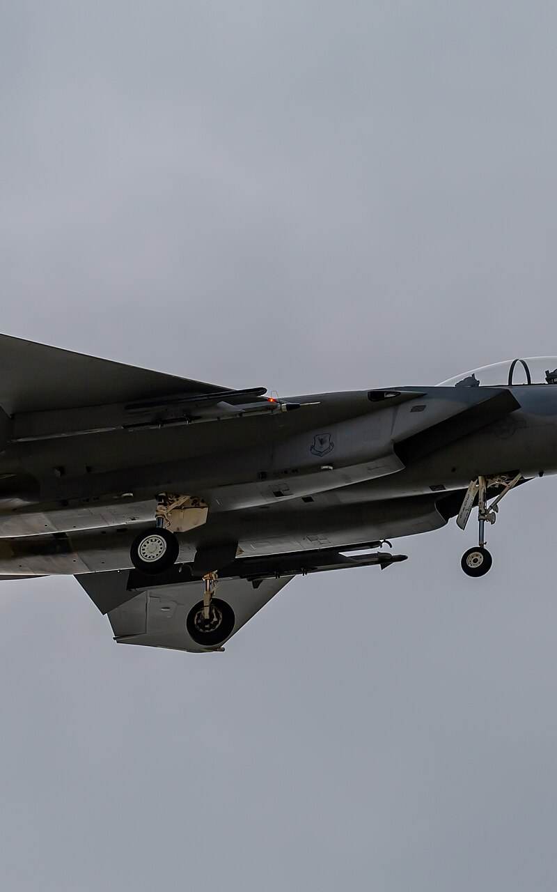  - Twin-engine aircraft