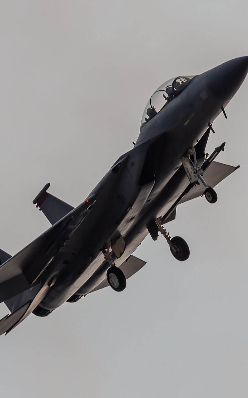  - Twin-engine aircraft