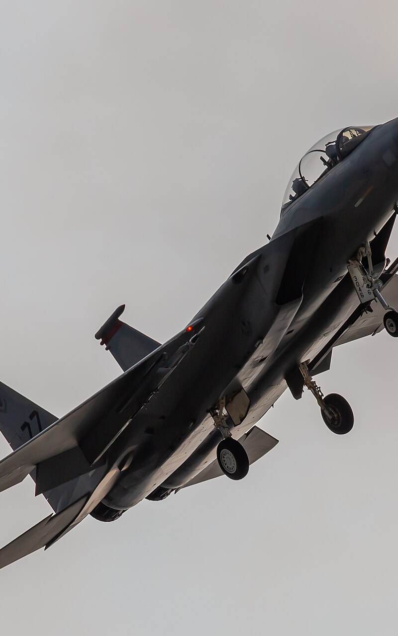  - Twin-engine aircraft