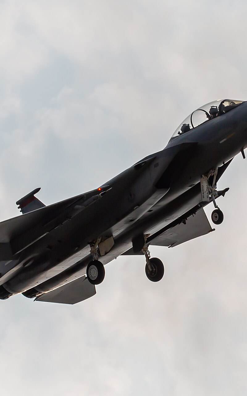  - Twin-engine aircraft