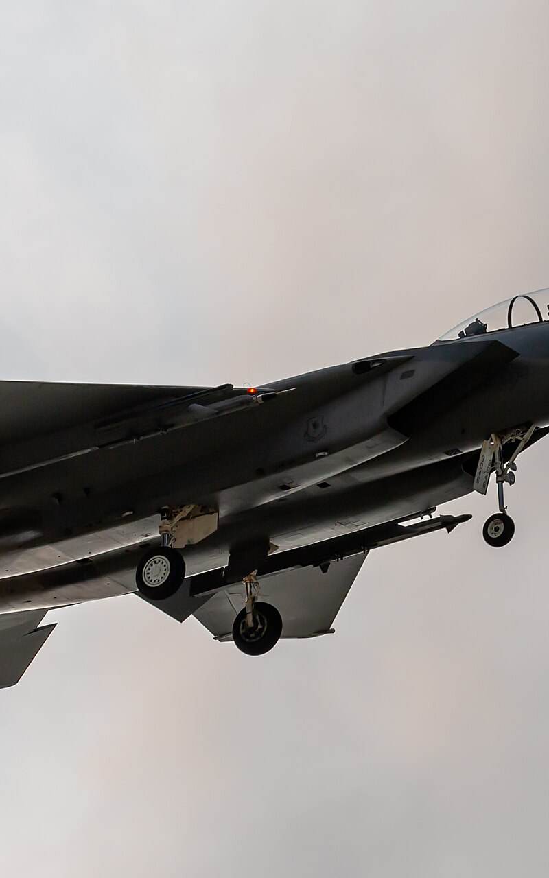  - Twin-engine aircraft