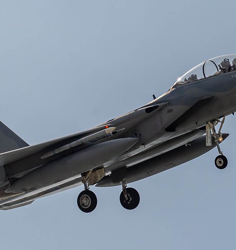  - Twin-engine aircraft