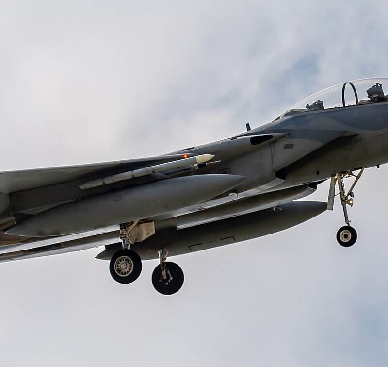  - Twin-engine aircraft