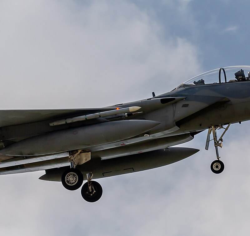  - Twin-engine aircraft