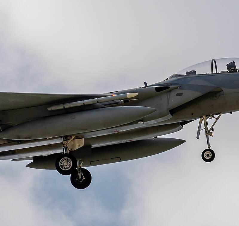  - Twin-engine aircraft
