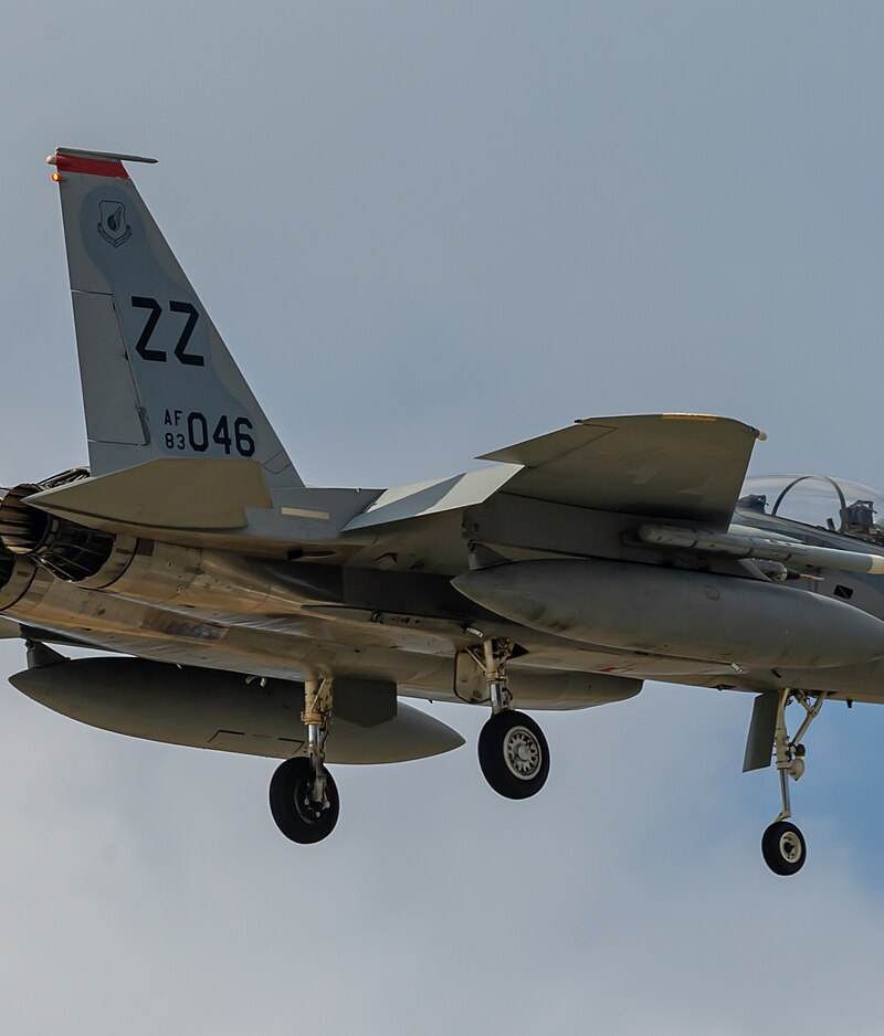  - Twin-engine aircraft