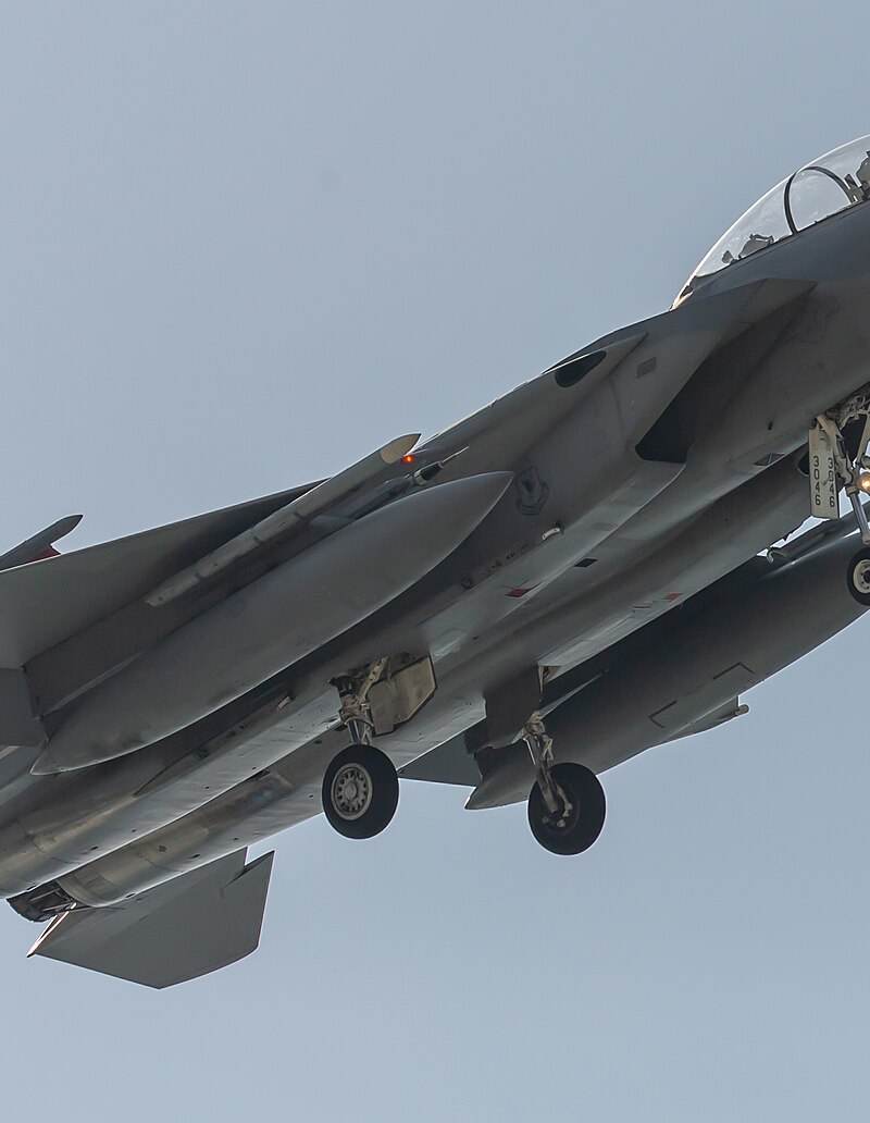  - Twin-engine aircraft