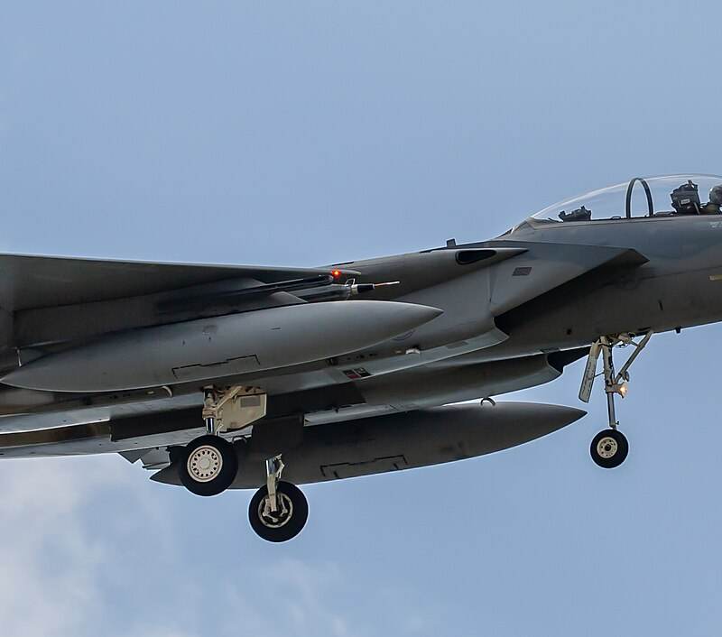  - Twin-engine aircraft
