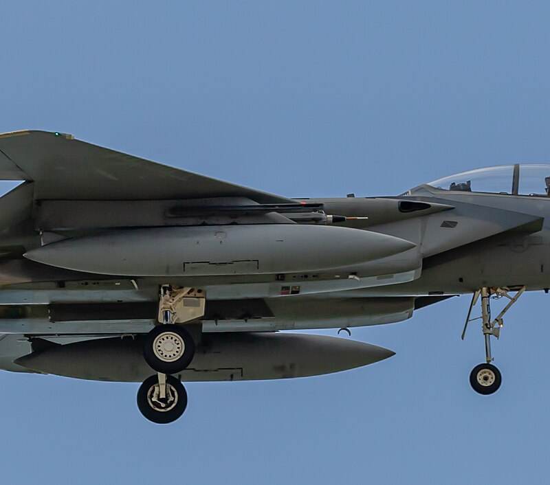  - Twin-engine aircraft