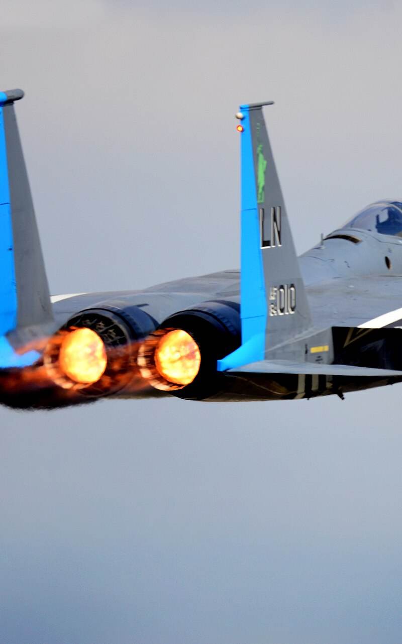  - Twin-engine aircraft