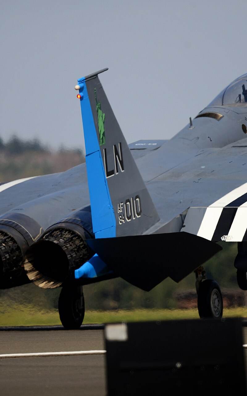  - Twin-engine aircraft