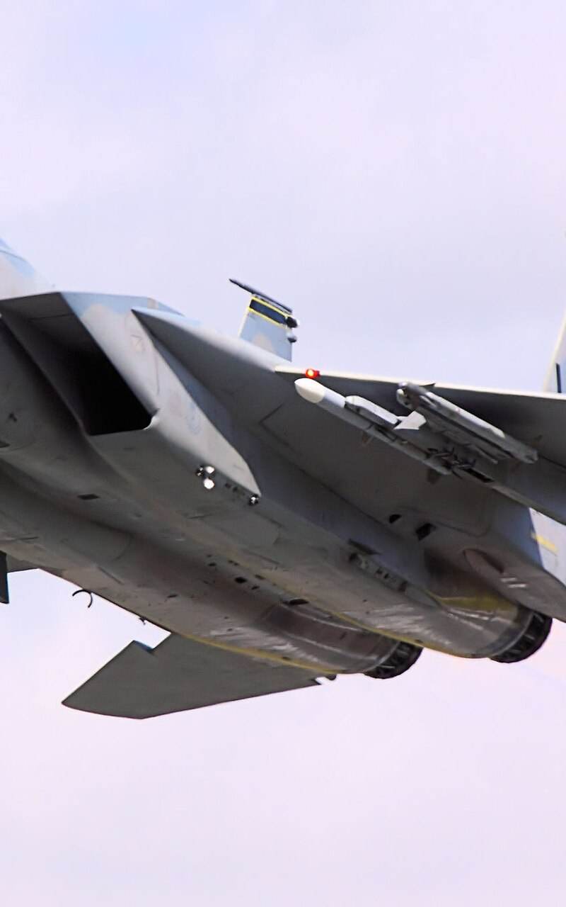  - Twin-engine aircraft