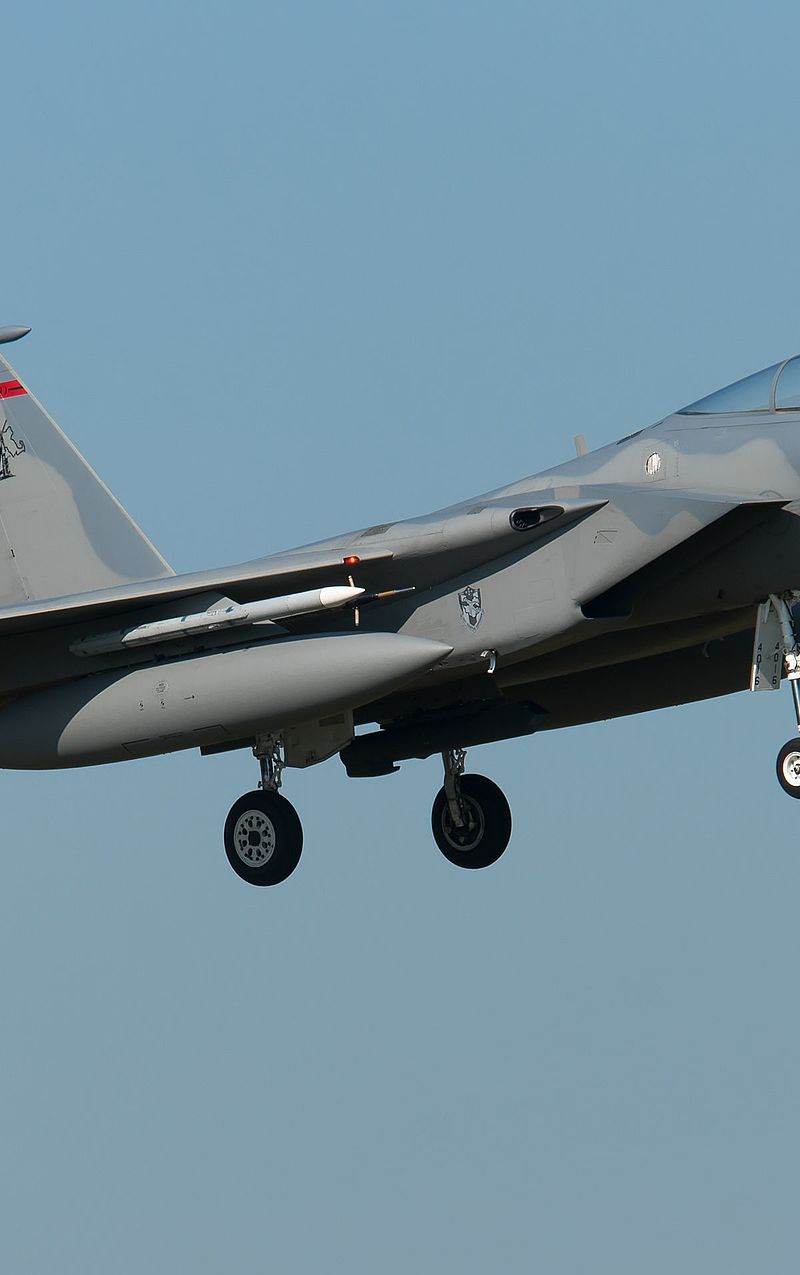  - Twin-engine aircraft