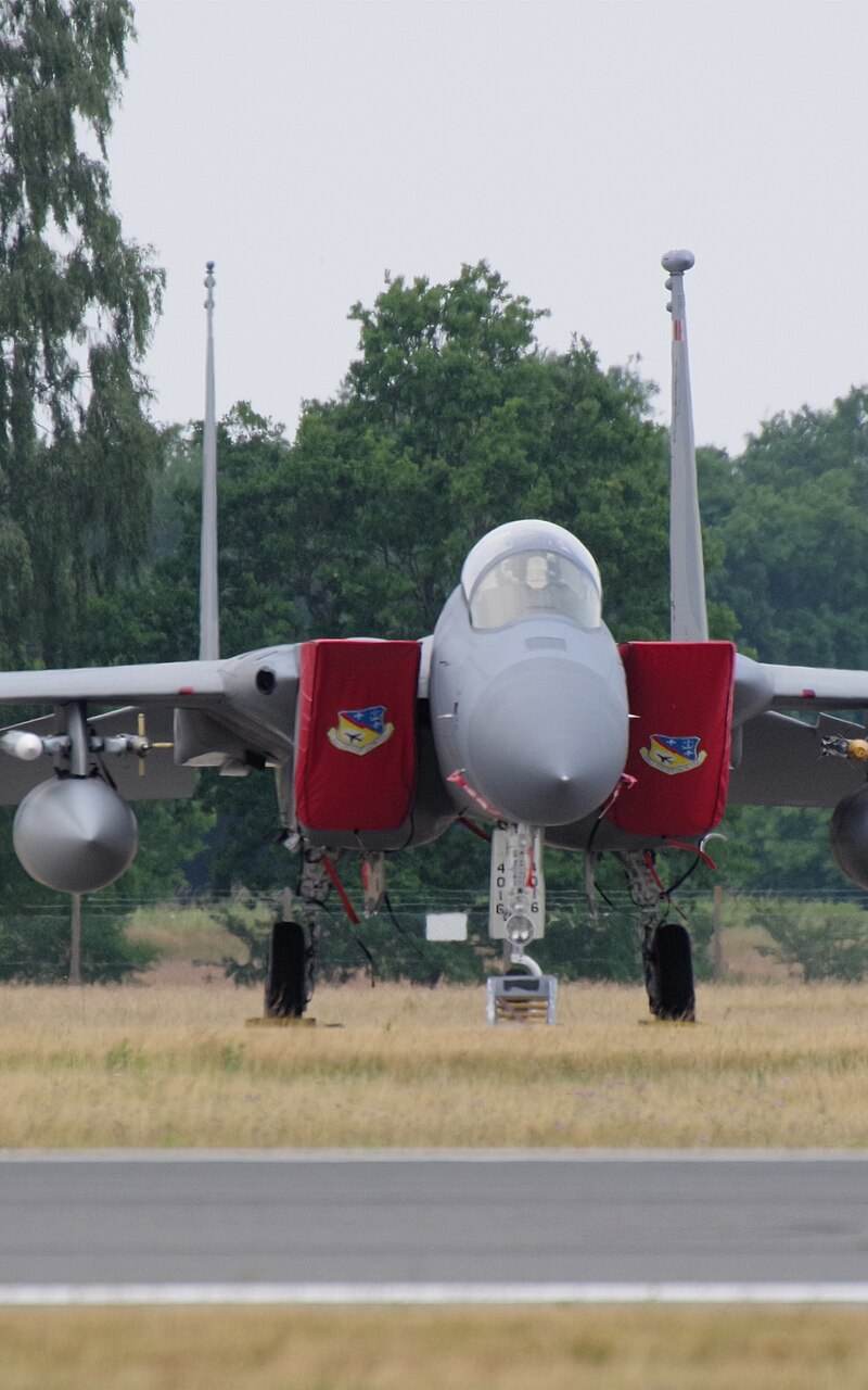  - Twin-engine aircraft