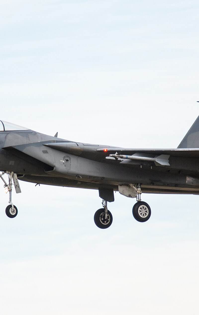  - Twin-engine aircraft