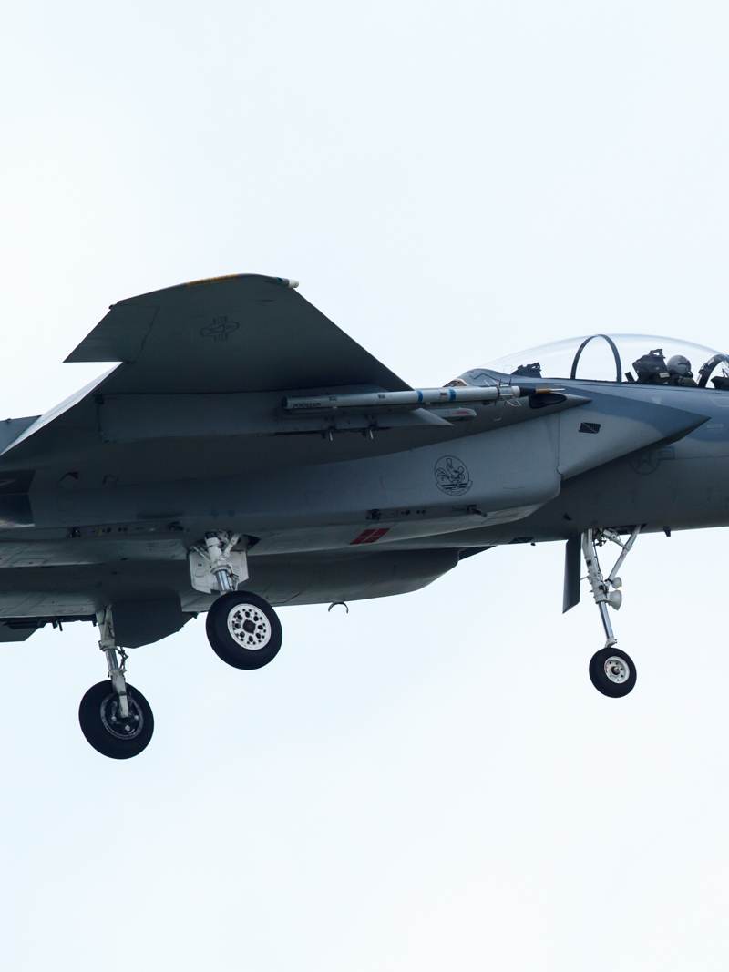  - Twin-engine aircraft