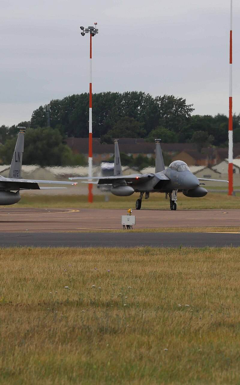  - Twin-engine aircraft