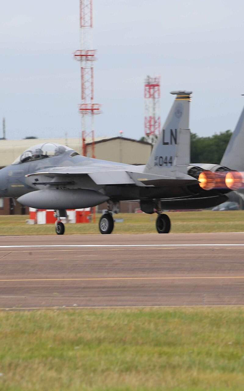  - Twin-engine aircraft