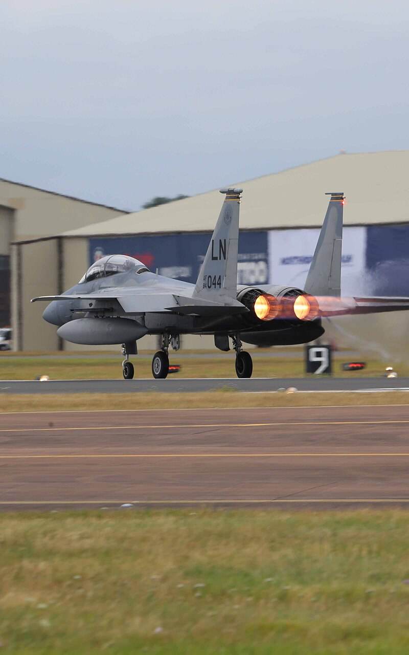  - Twin-engine aircraft