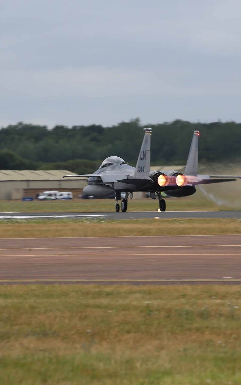 - Twin-engine aircraft