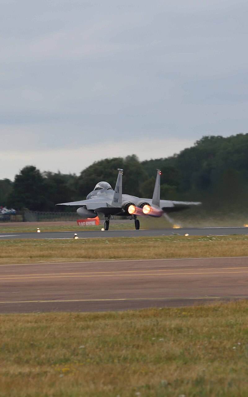  - Twin-engine aircraft