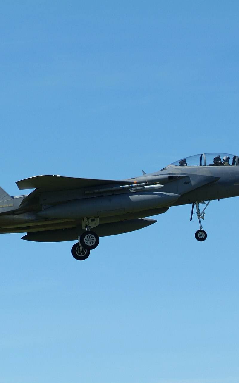  - Twin-engine aircraft