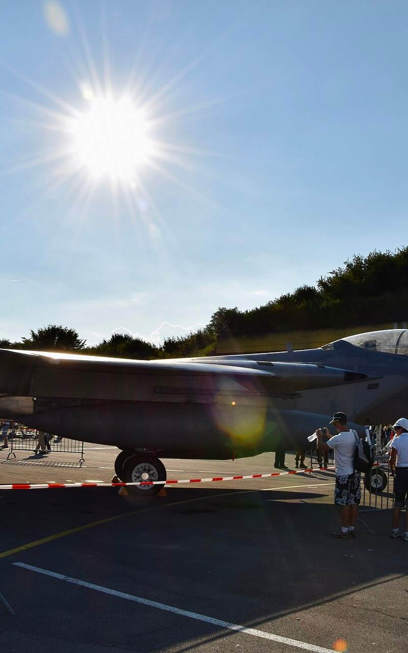  - Twin-engine aircraft