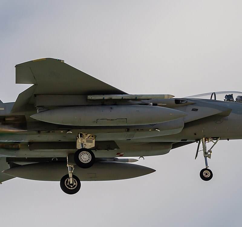  - Twin-engine aircraft