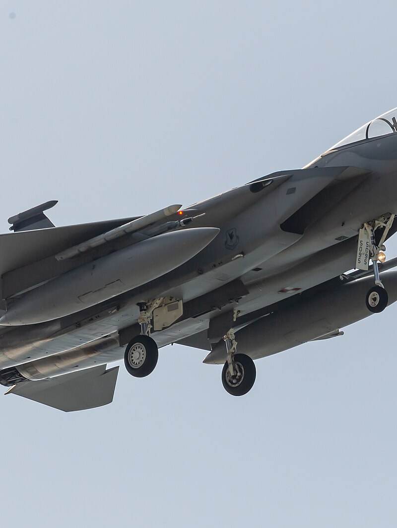  - Twin-engine aircraft