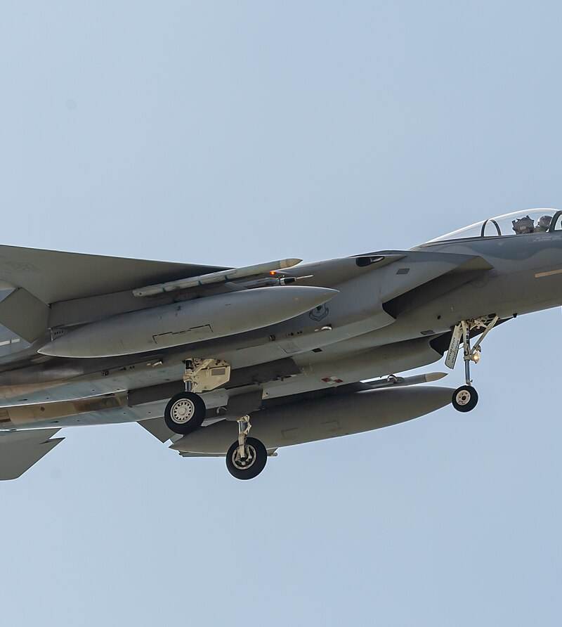  - Twin-engine aircraft